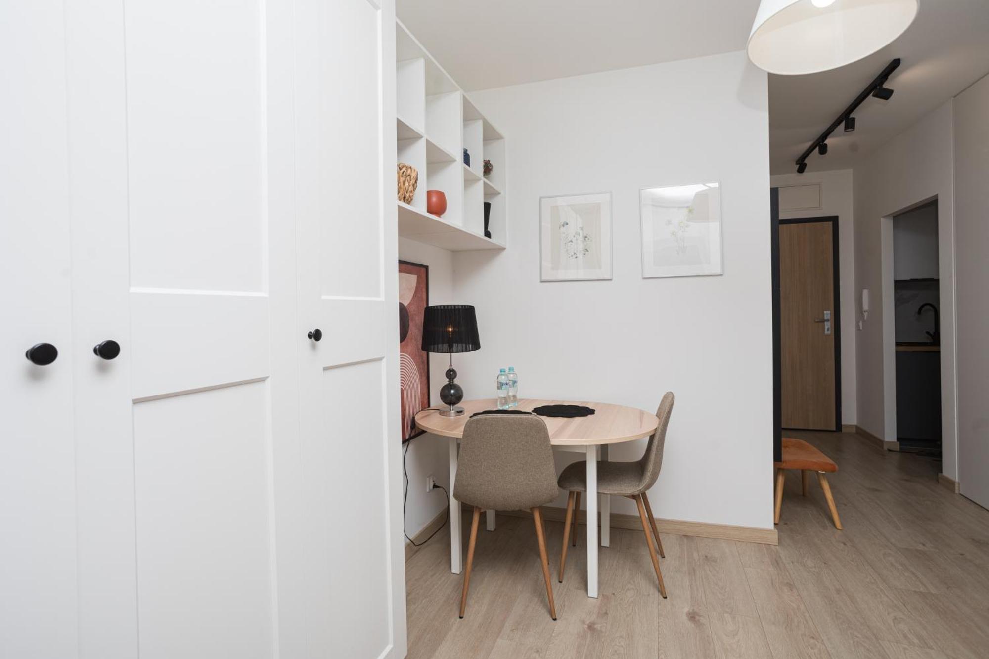 Komfort W Centrum Parking Вроцлав Экстерьер фото